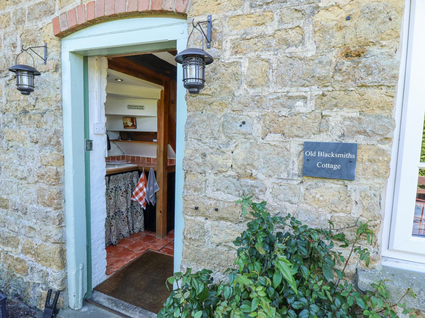 Old Blacksmiths Cottage 马克特拉森 外观 照片